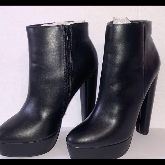 Black Platform Boots - Picture 7 of 7